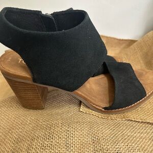 Tom’s Majorca Suede Block Heel Sandals